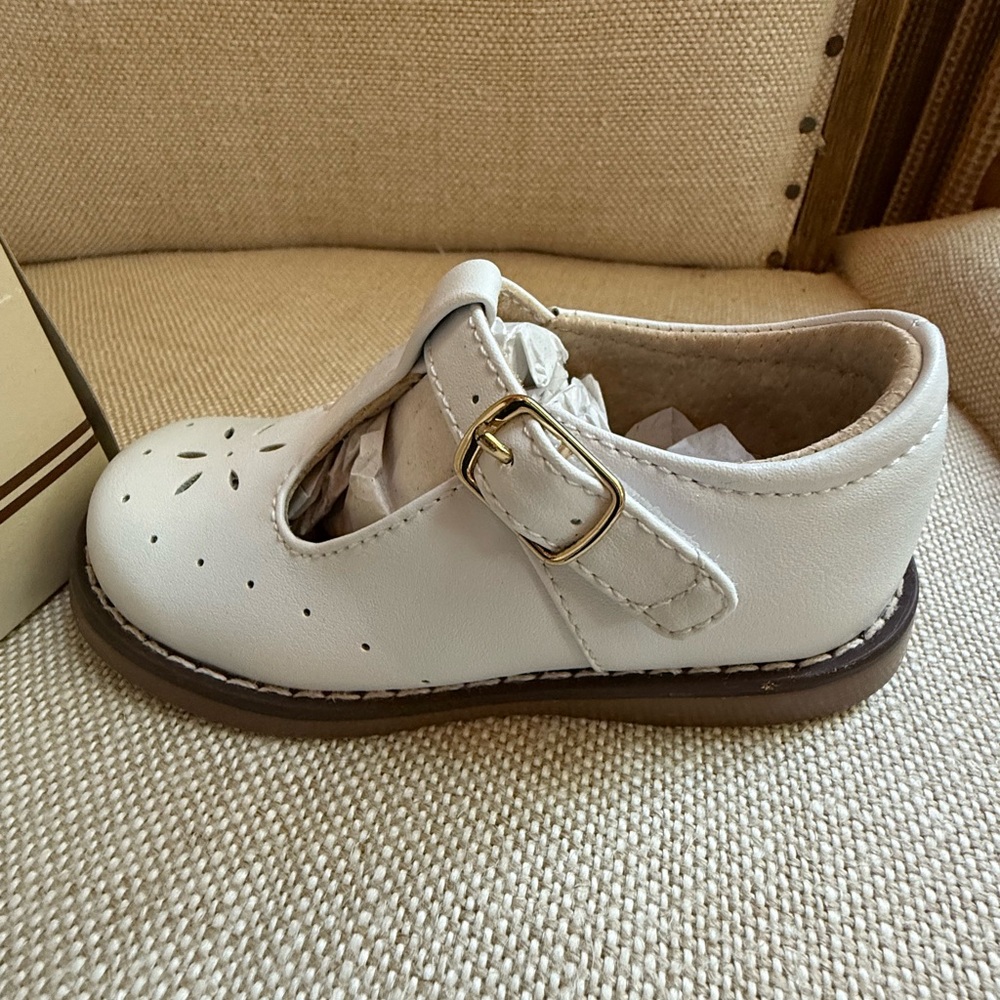 Footmates/ Sherry 2530/ Size 5.5/ White